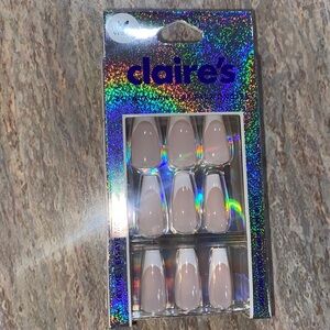 NEW PRESS ON NAILS